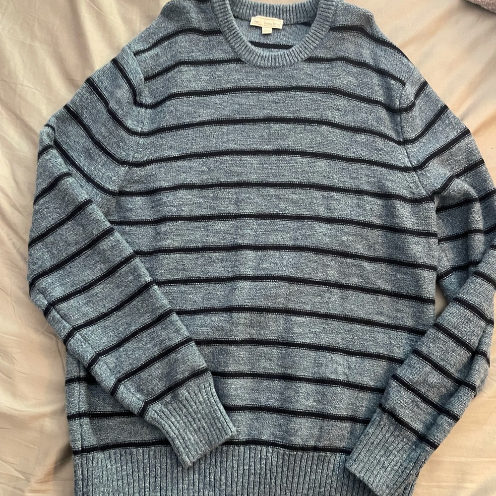 Men’s large Gap sweater